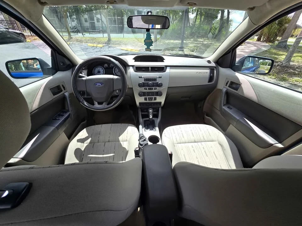 2010 Ford Focus 2nd Gen - Image 13 of 14
