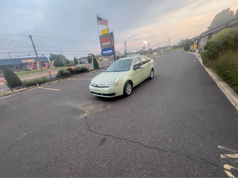 2010 Ford Focus 2nd Gen - Image 4 of 19