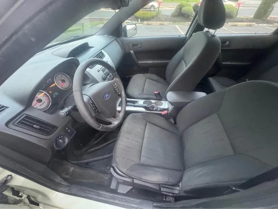 2010 Ford Focus 2nd Gen - Image 9 of 17