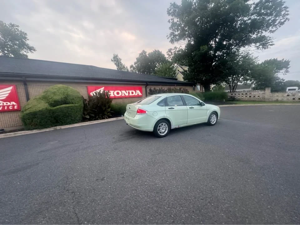 2010 Ford Focus 2nd Gen - Image 5 of 17