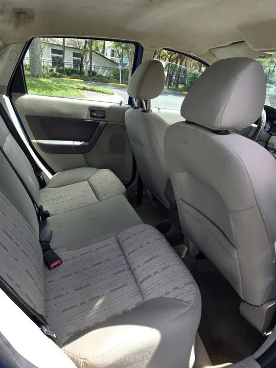 2010 Ford Focus 2nd Gen - Image 12 of 14