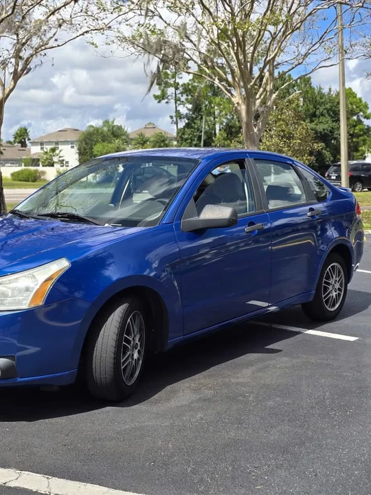 2010 Ford Focus 2nd Gen - Image 2 of 14