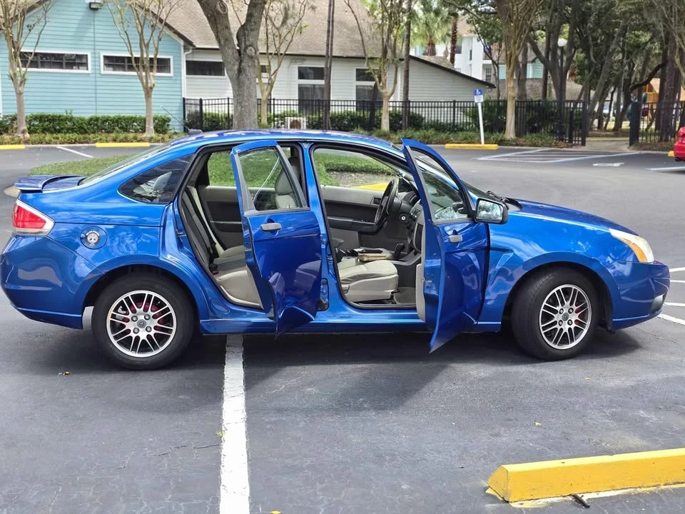2010 Ford Focus 2nd Gen - Image 4 of 14