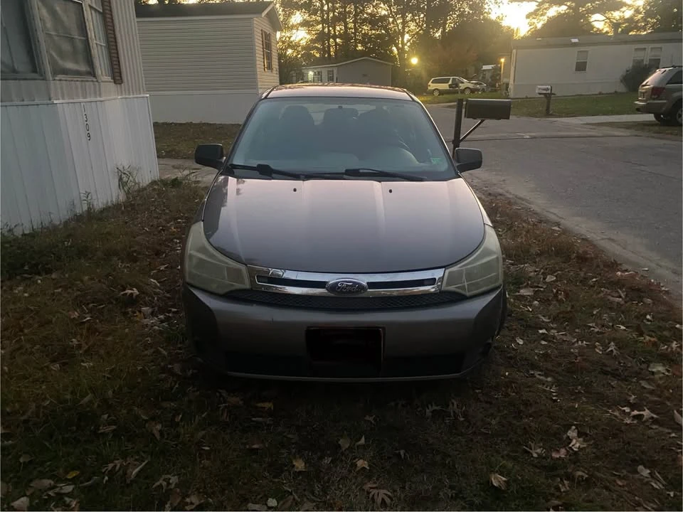 2010 Ford Focus 2nd Gen - Image 2 of 5