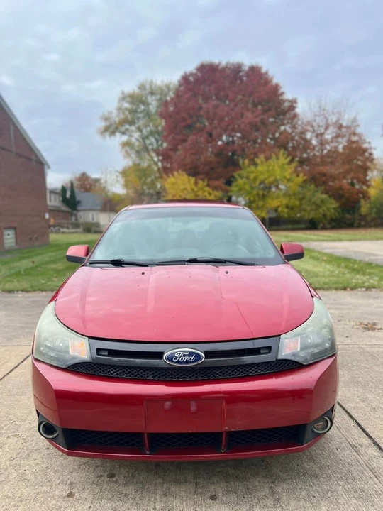 2010 Ford Focus 2nd Gen - Image 2 of 9