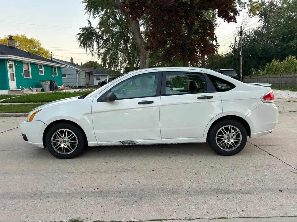 2010 Ford Focus 2nd Gen - Image 7 of 15