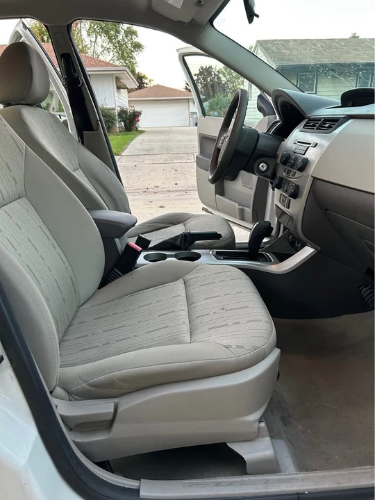 2010 Ford Focus 2nd Gen - Image 14 of 15