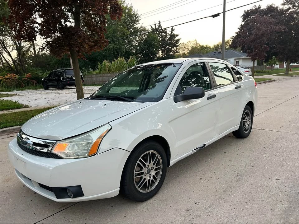 2010 Ford Focus 2nd Gen - Image 8 of 15