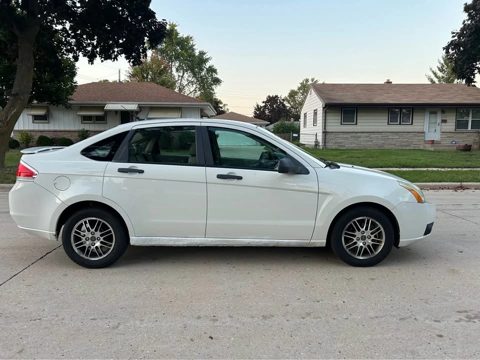 2010 Ford Focus 2nd Gen - Image 3 of 15