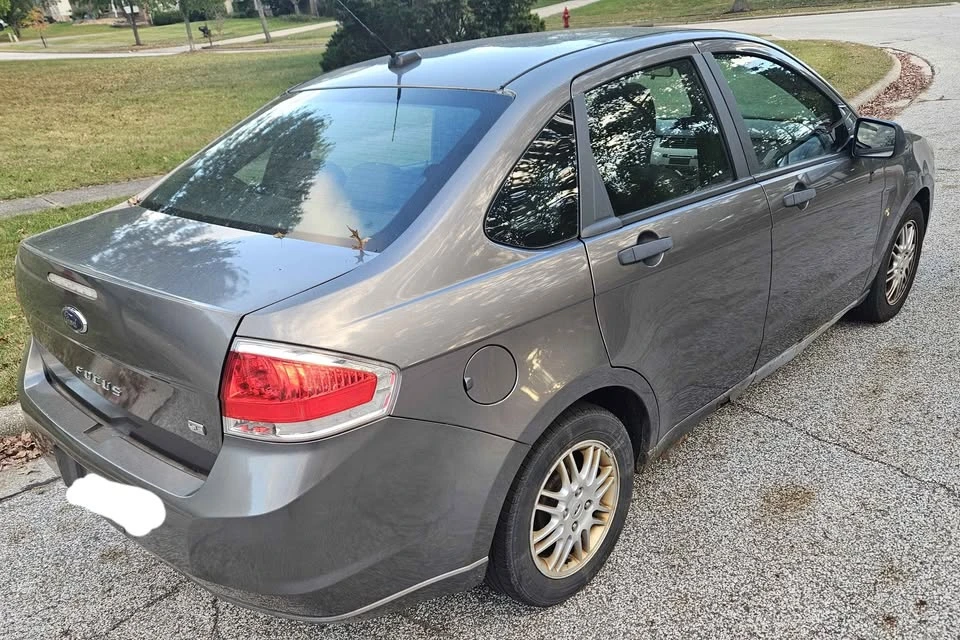 2010 Ford Focus 2nd Gen - Image 2 of 7