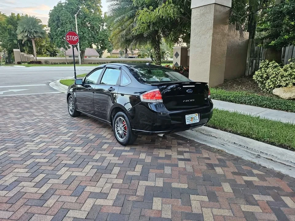 2010 Ford Focus 2nd Gen - Image 6 of 12