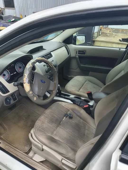 2010 Ford Focus 2nd Gen - Image 2 of 11