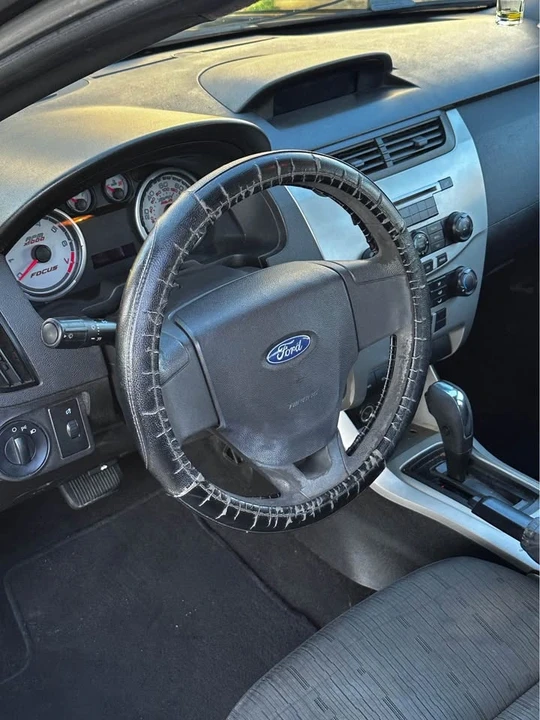2010 Ford Focus 2nd Gen - Image 6 of 14