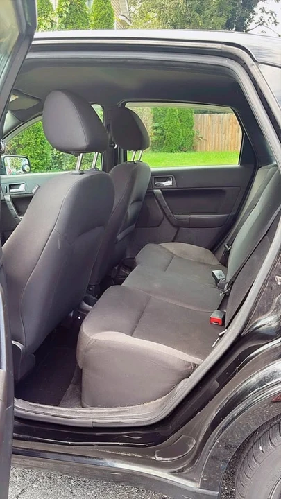 2010 Ford Focus 2nd Gen - Image 6 of 13