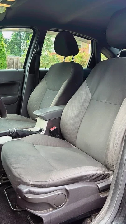 2010 Ford Focus 2nd Gen - Image 7 of 13