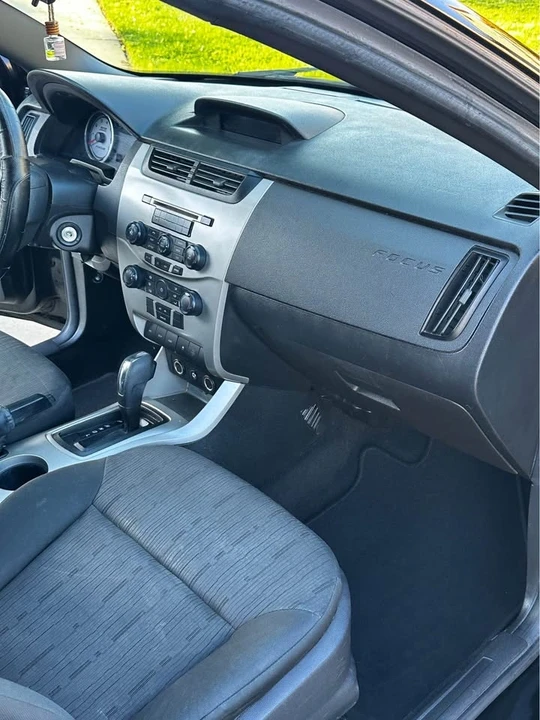 2010 Ford Focus 2nd Gen - Image 12 of 14