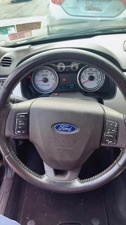 2010 Ford Focus 2nd Gen - Image 8 of 13