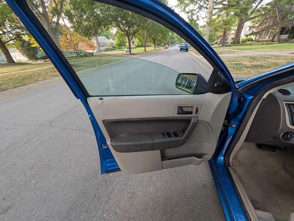 2010 Ford Focus 2nd Gen - Image 14 of 20