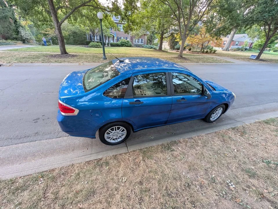 2010 Ford Focus 2nd Gen - Image 11 of 20