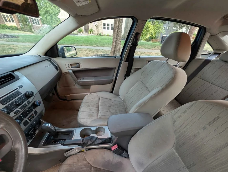 2010 Ford Focus 2nd Gen - Image 15 of 20