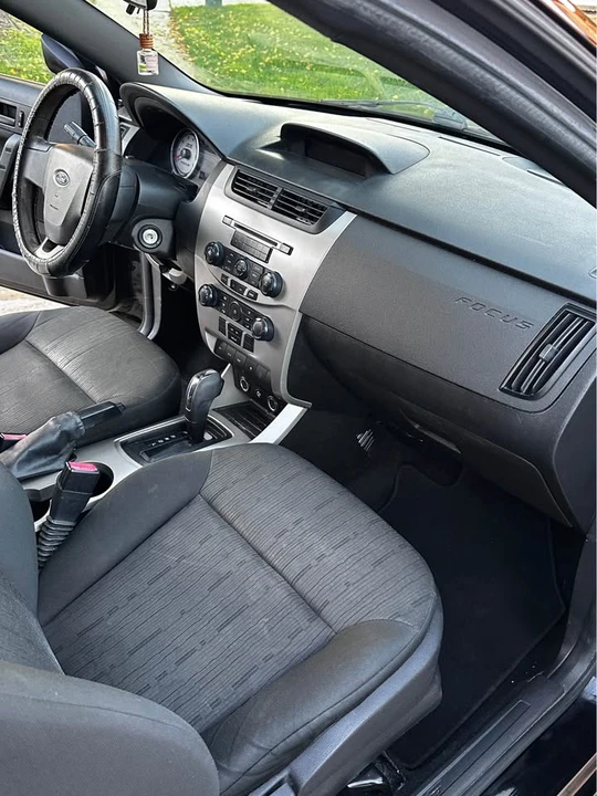 2010 Ford Focus 2nd Gen - Image 11 of 13