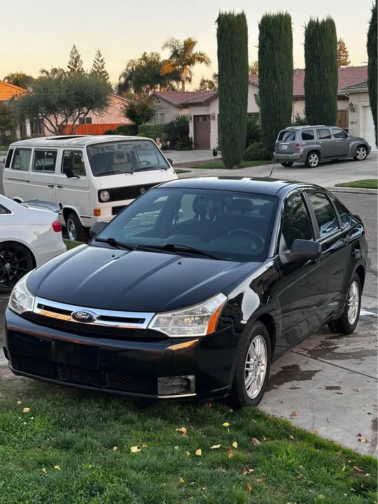 2010 Ford Focus 2nd Gen - Image 2 of 13