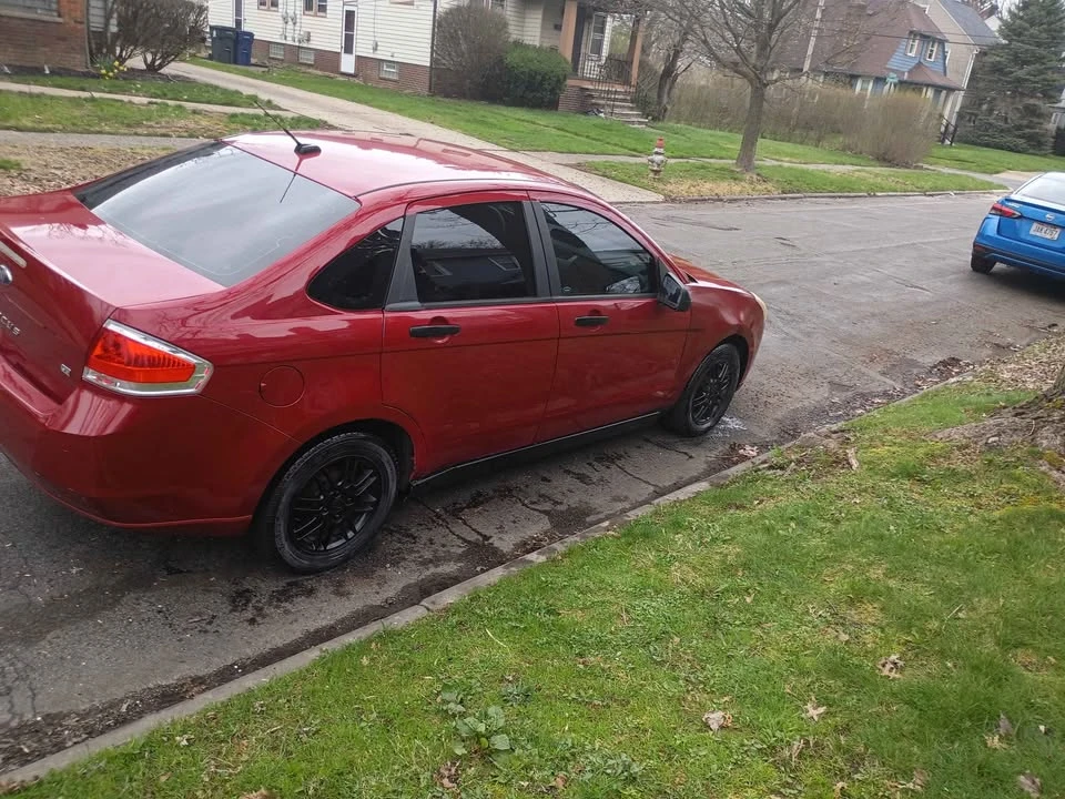 2010 Ford Focus 2nd Gen - Image 2 of 7