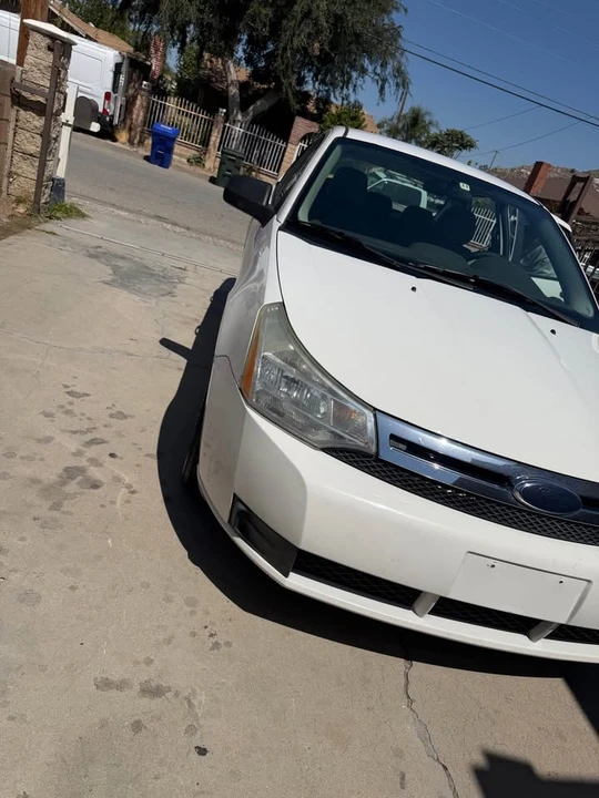 2010 Ford Focus 2nd Gen - Image 10 of 13