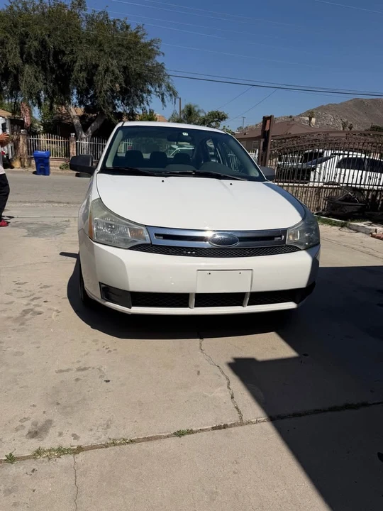 2010 Ford Focus 2nd Gen - Image 3 of 13