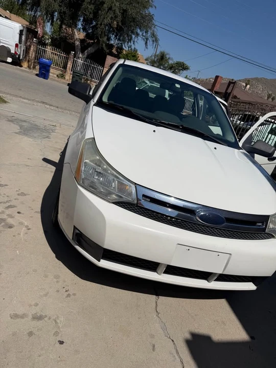 2010 Ford Focus 2nd Gen - Image 11 of 13
