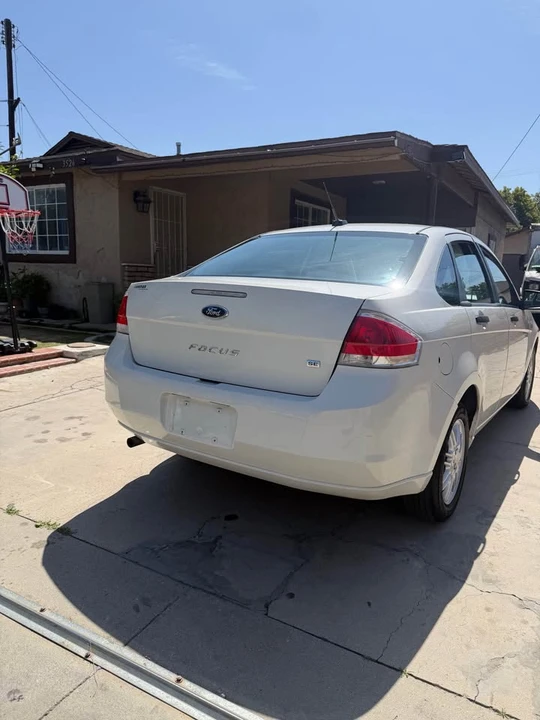 2010 Ford Focus 2nd Gen - Image 13 of 13