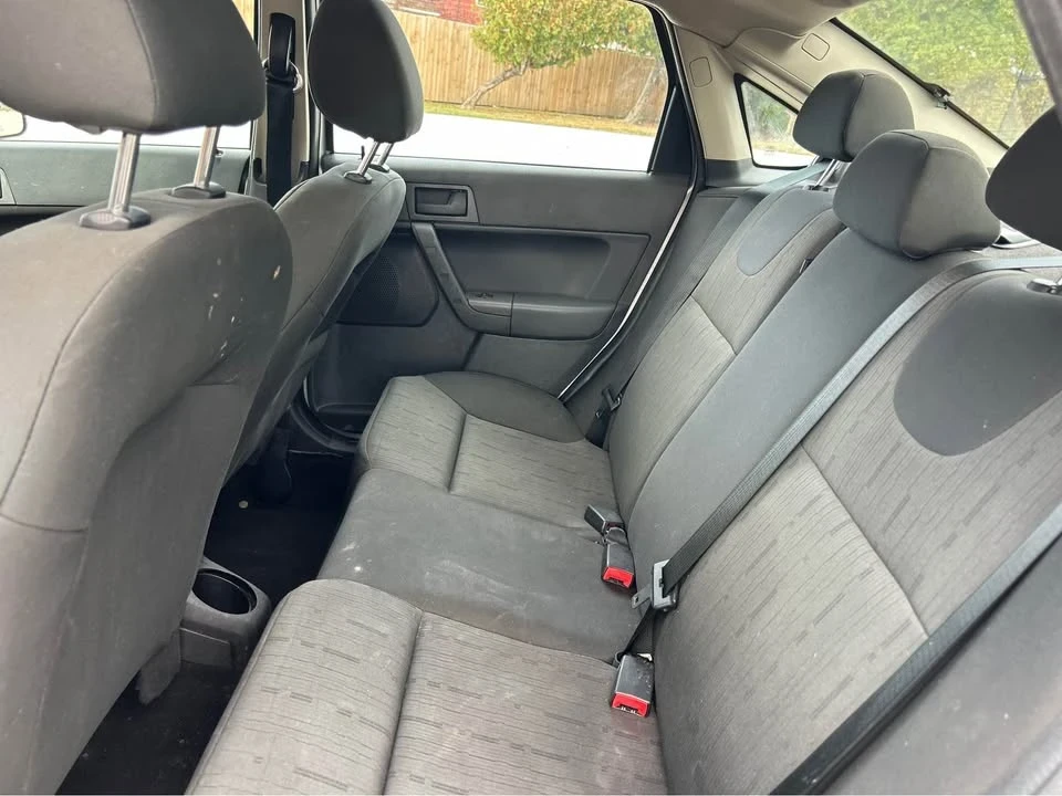2010 Ford Focus 2nd Gen - Image 9 of 11