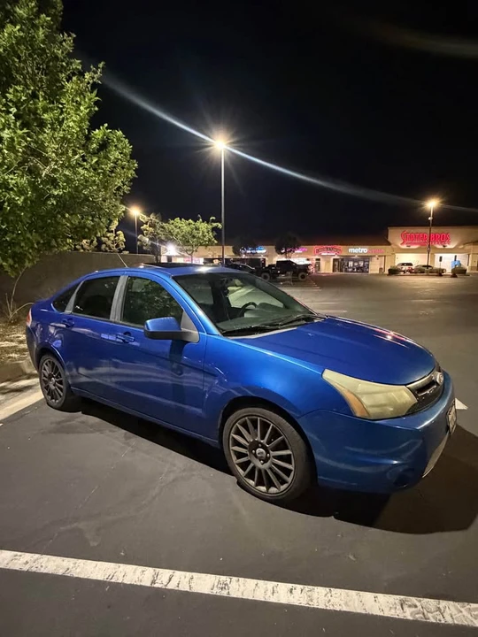 2010 Ford Focus 2nd Gen - Image 5 of 14