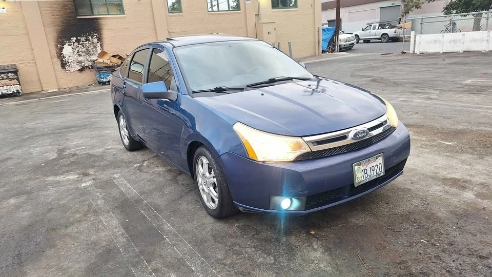 2010 Ford Focus 2nd Gen - Image 2 of 19