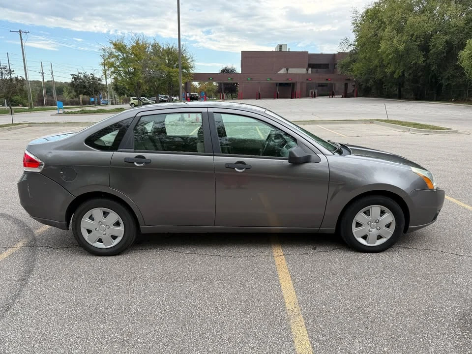 2010 Ford Focus 2nd Gen - Image 6 of 12