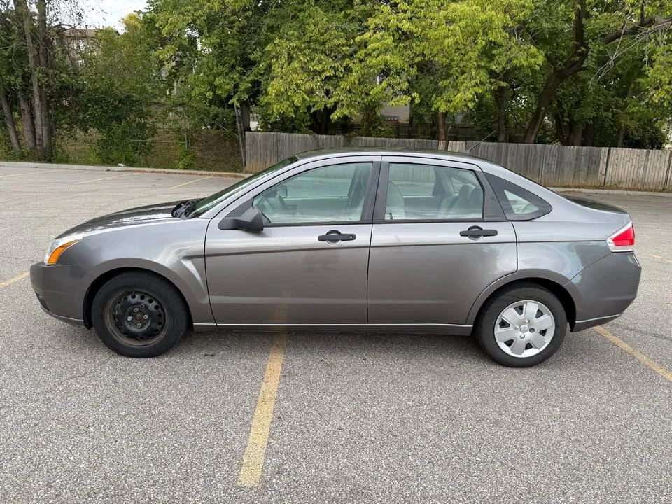 2010 Ford Focus 2nd Gen - Image 2 of 12