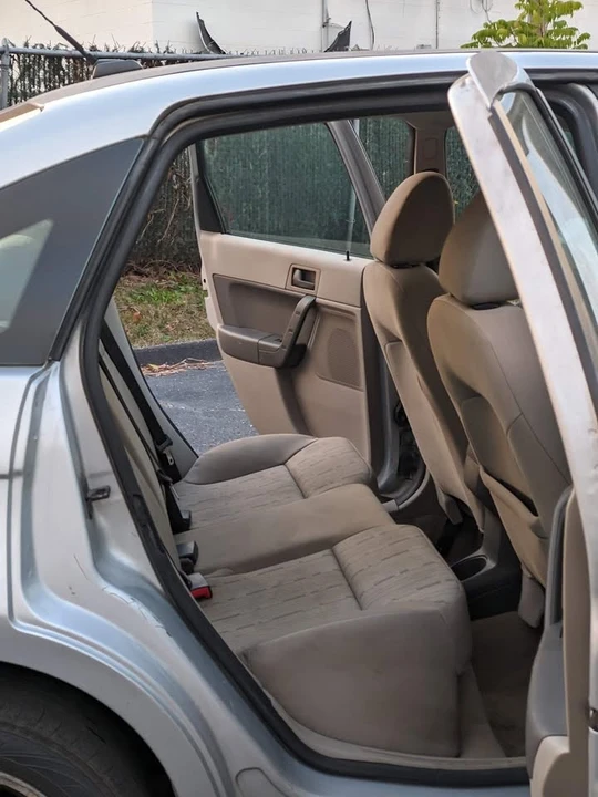 2010 Ford Focus 2nd Gen - Image 4 of 8