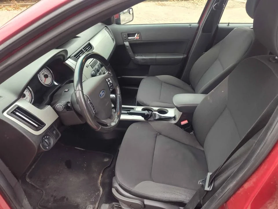 2010 Ford Focus 2nd Gen - Image 7 of 9