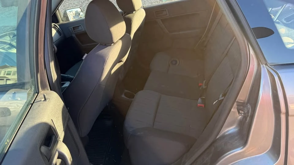 2010 Ford Focus - Image 10 of 11