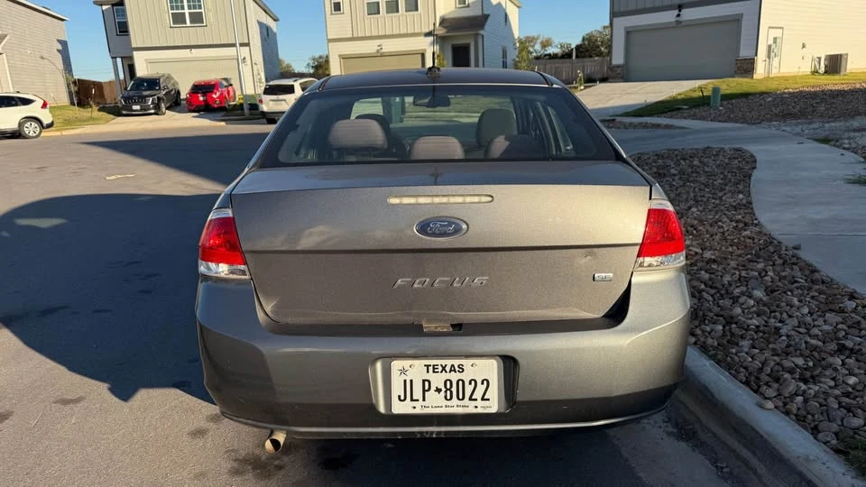 2010 Ford Focus - Image 3 of 11
