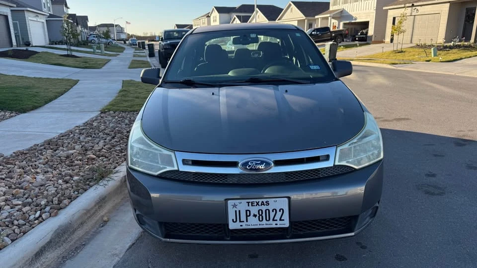 2010 Ford Focus - Image 7 of 11