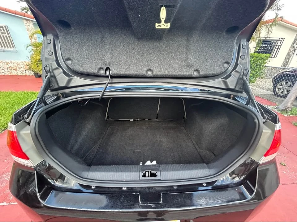 2010 Ford Focus 2nd Gen - Image 19 of 19