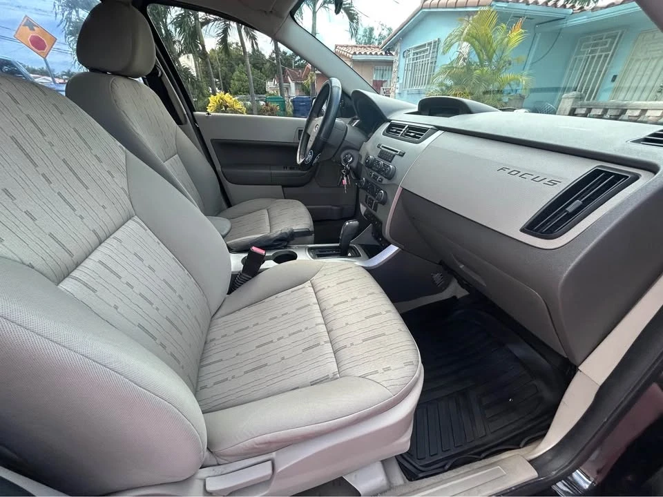 2010 Ford Focus 2nd Gen - Image 9 of 19