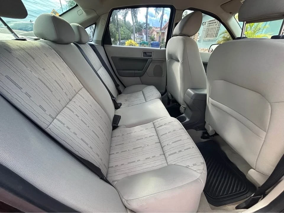 2010 Ford Focus 2nd Gen - Image 10 of 19