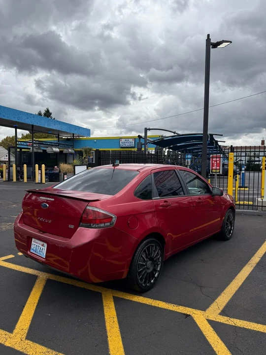 2010 Ford Focus 2nd Gen - Image 2 of 5