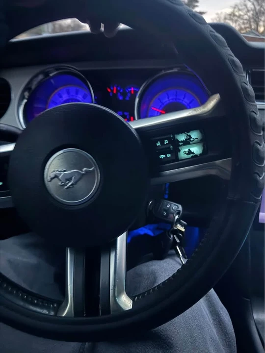 2010 Ford GT - Image 2 of 4
