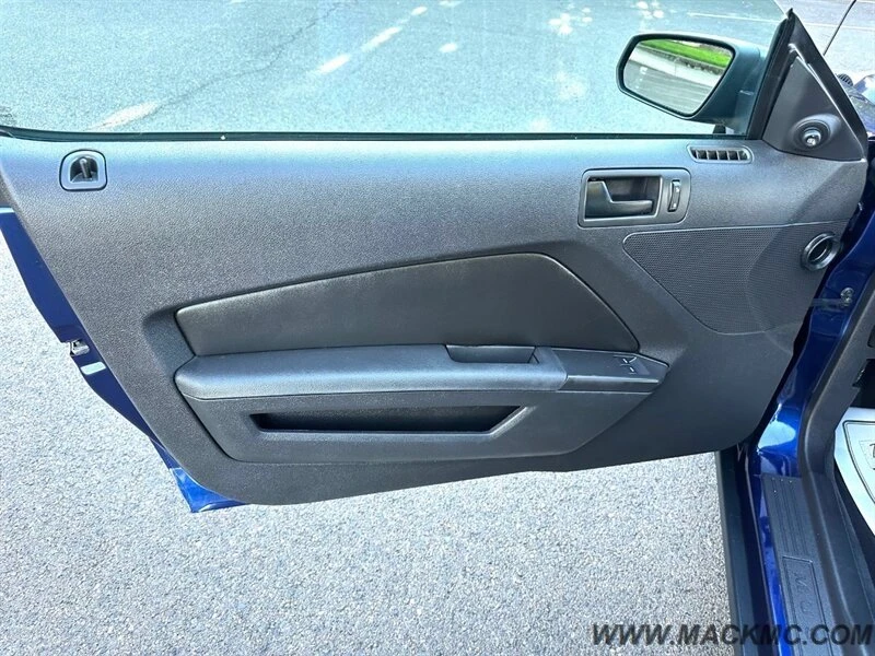 2010 Ford S197 Mustang - Image 19 of 20