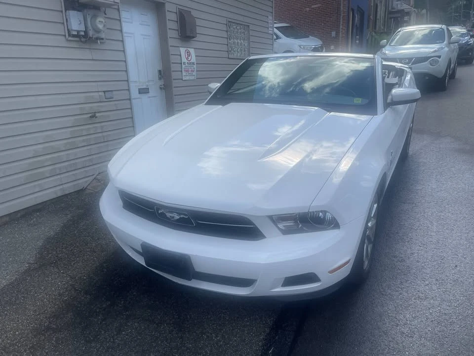 2010 Ford S197 Mustang - Image 2 of 14