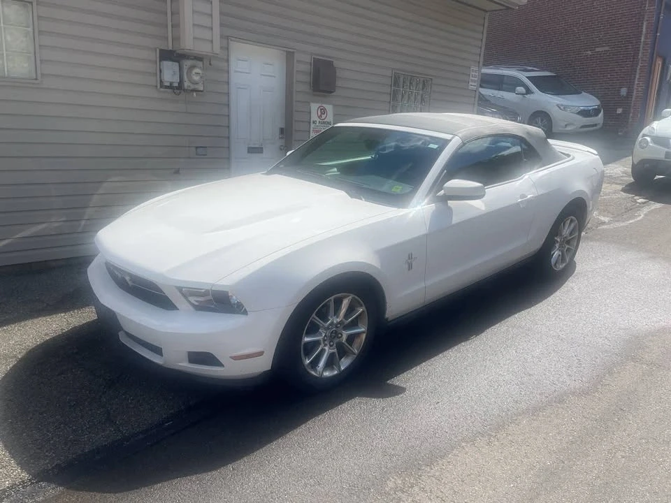 2010 Ford S197 Mustang - Image 6 of 14