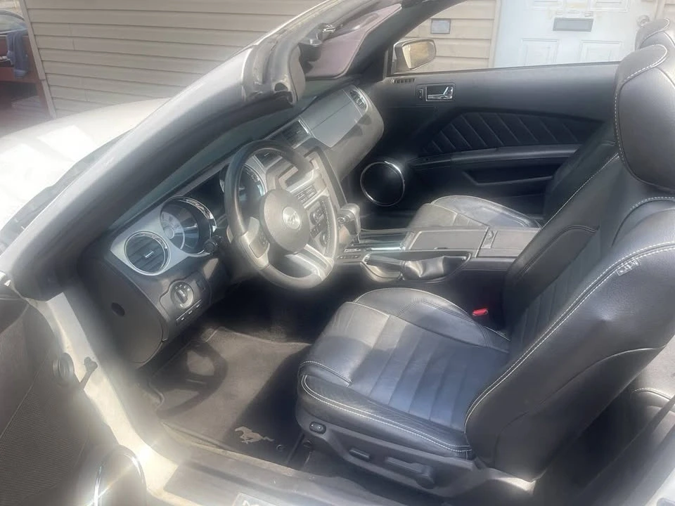 2010 Ford S197 Mustang - Image 4 of 14